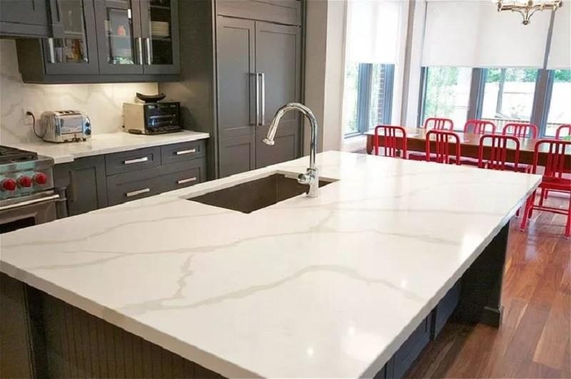 Calacatta Gold Quartz Kitchen Countertop, the company's own listing photograph